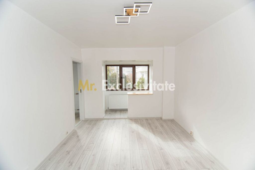 Garsoniera RENOVATA, etaj 1, Gavana-Pitesti