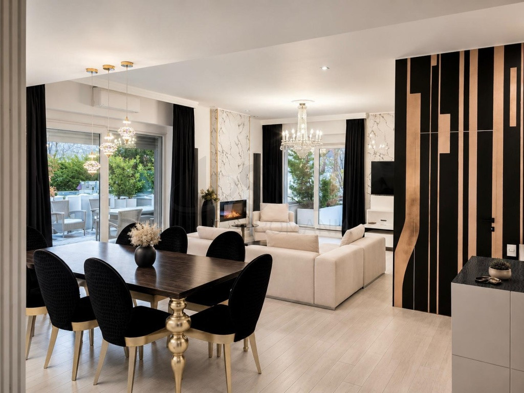 Apartament l 5 Camere l Parter l Teasa 245 mp