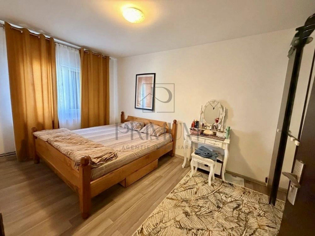 Apartament cu 2 camere, decomandat, etaj intermediar, zon...