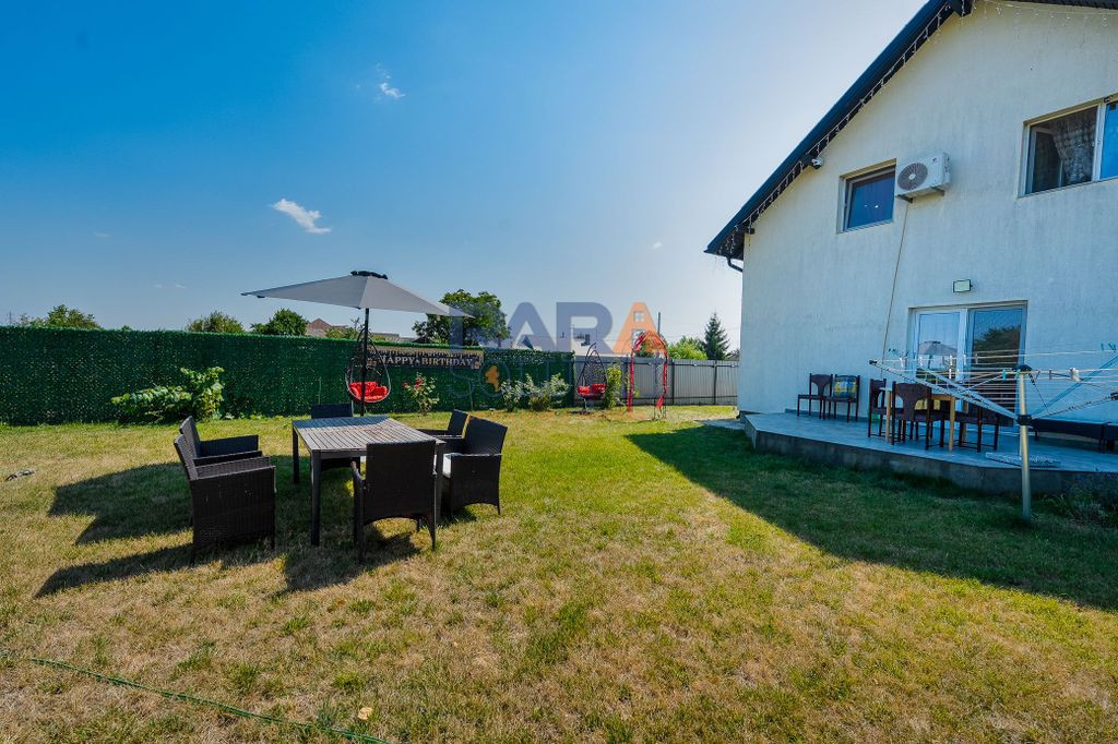 Casă cu 3 dormitoare și două băi, an construcție 2018