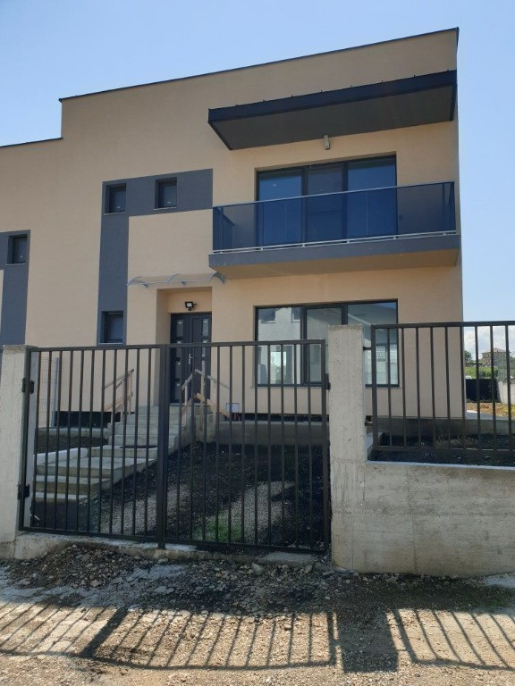 Duplex modern in Borhanci -zona strazii Romul Ladea