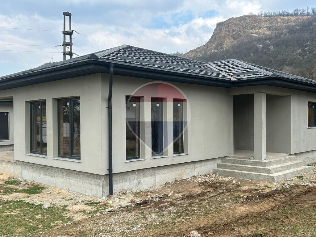 Casă nouă de vânzare în Seini | 120 mp utili | Teren ...