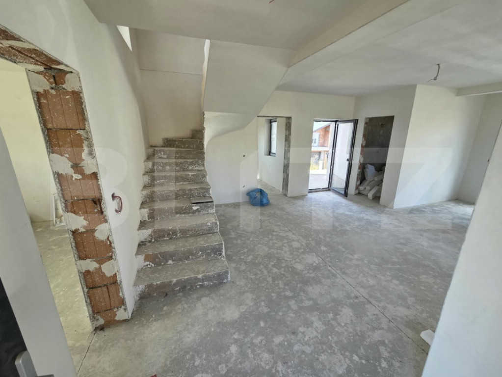 Casa familiala la rosu in suprafat utila de 199 mp si 400 mp