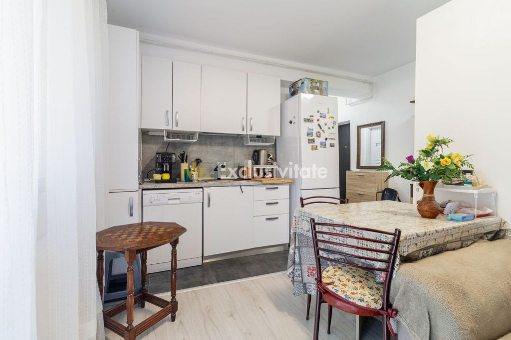 2 camere etaj 1 din 3 Leroy Merlin Bragadiru