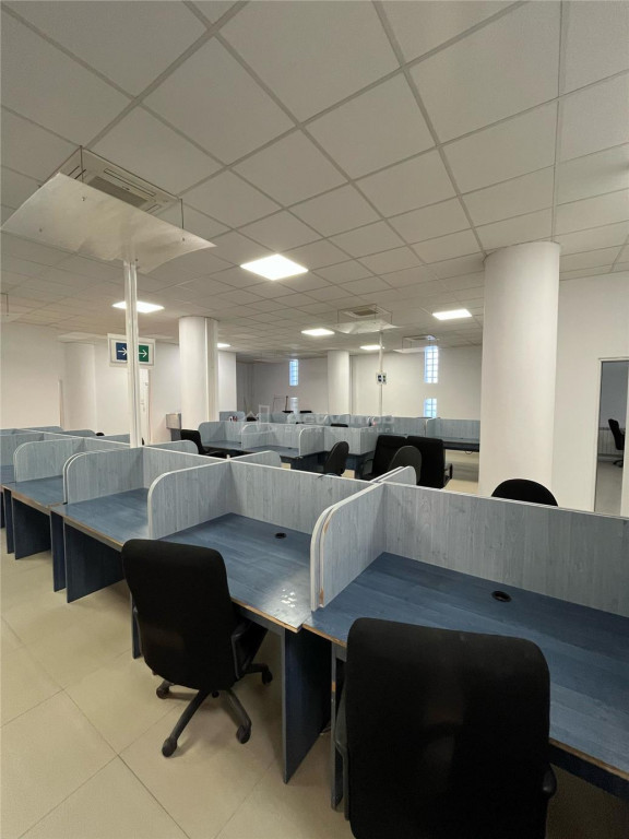 Spațiu Comercial Birouri 300 mp Etaj 2 Str. Coșbuc 116-118,Galati