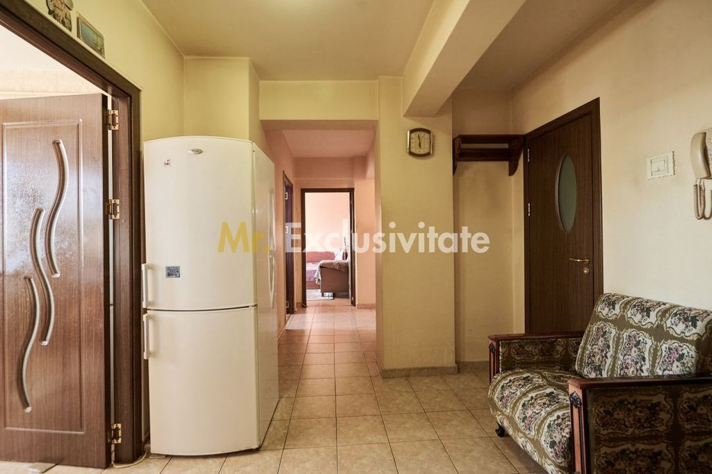 Vand/Schimb Apartament 3 camere ultracentral cu Apartamen...