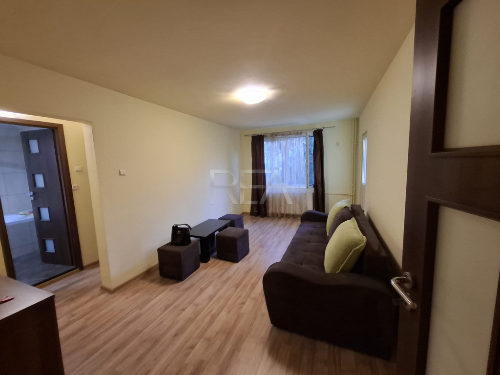 4 camere, et 3/8, bloc 1985, 91mp-Gorjului, Cetatea De Balta