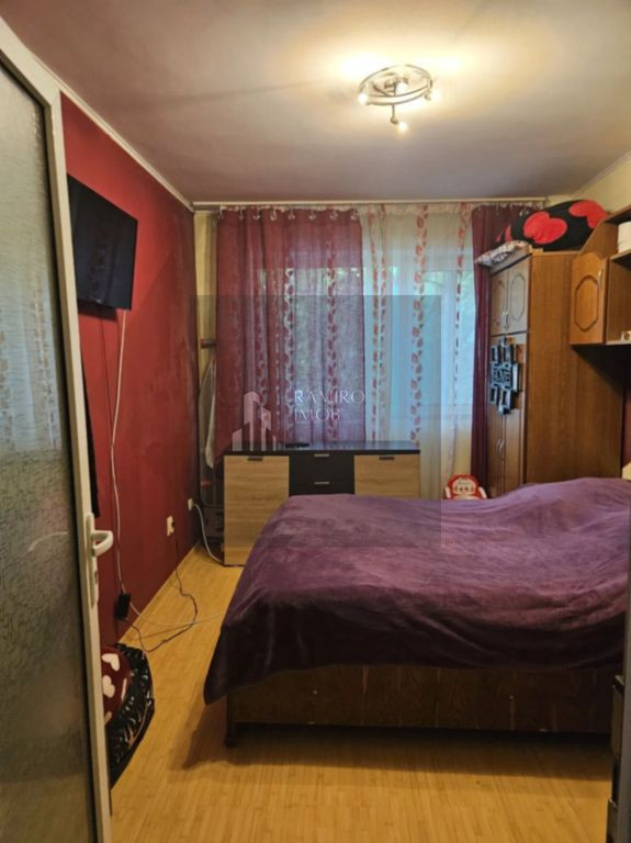 Apartament 3 camere etaj 1 decomandat Brancoveanu/2 loc p...