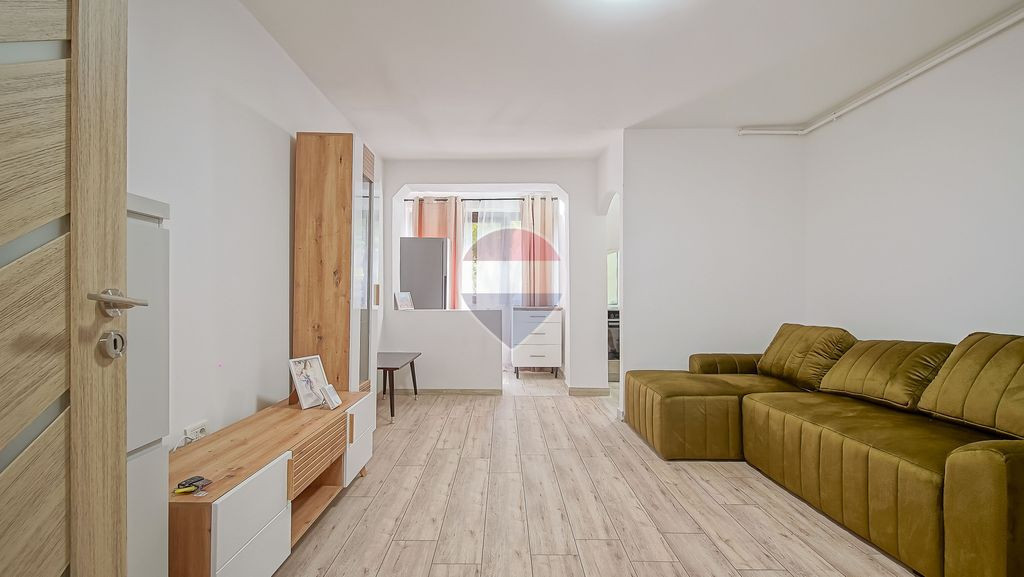 Garsonieră complet renovată de vânzare – Str. Soarel...