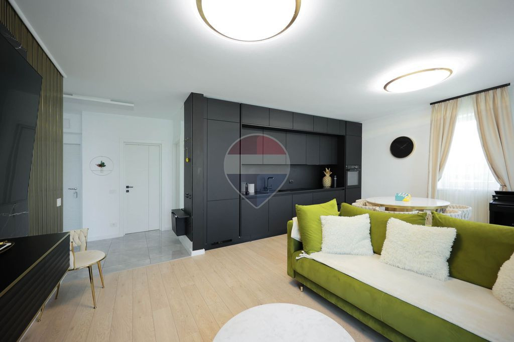 De vânzare apartament cu 3 camere - Prima Arena