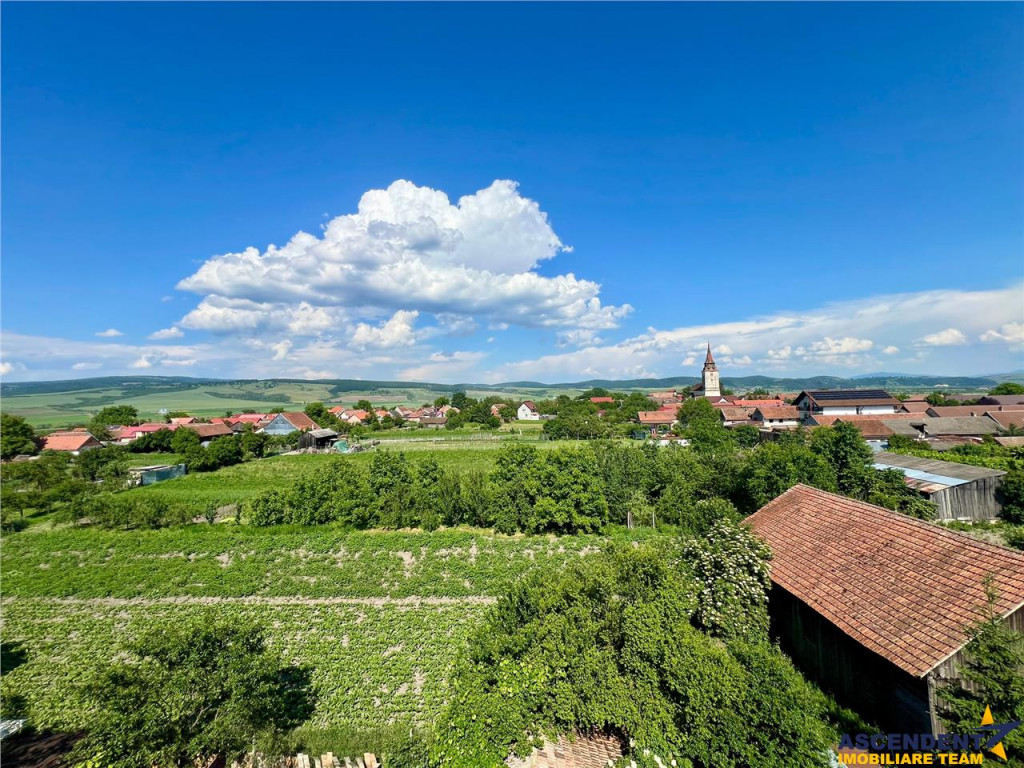 Apartament cu trei camere de renovat in Feldioara, Brasov