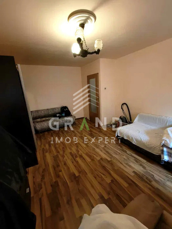 Ap 1 CAMERĂ | 42 MP | CALEA MĂNĂȘTUR | PARTER | APROAPE