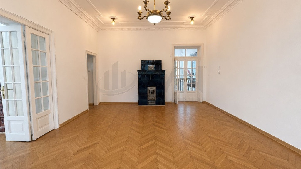Spatiu comercial in vila Strada Paris complet renovat