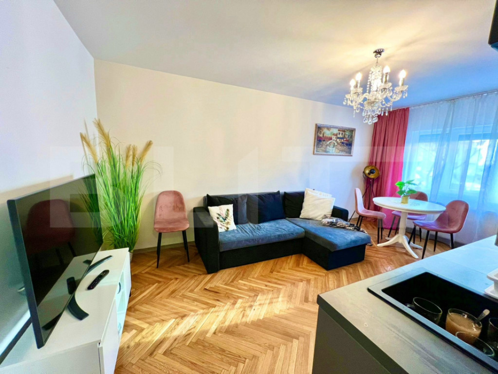 Apartament 3 camere de vanzare, 55 mp, zona Sovata