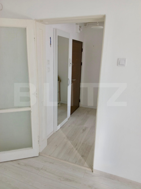 Apartament cu 2 camere 52 mp. semidecomandat, cu loc de parc