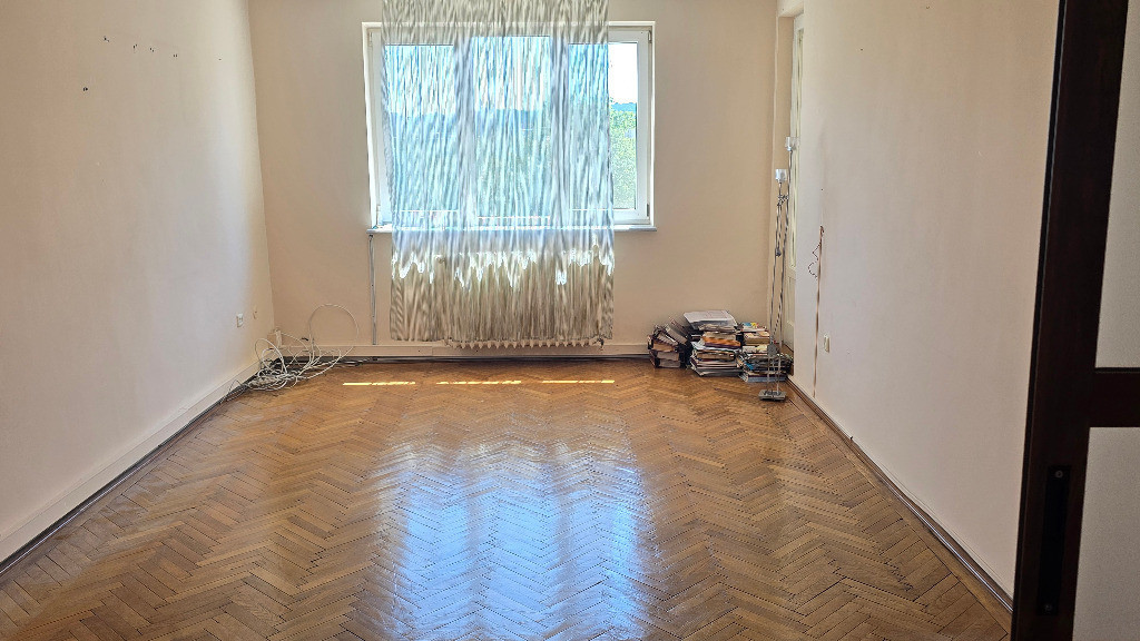 Vand apartament 3 camere decomandat GARAJ, boxa, Deva, M. Dalas, et 2