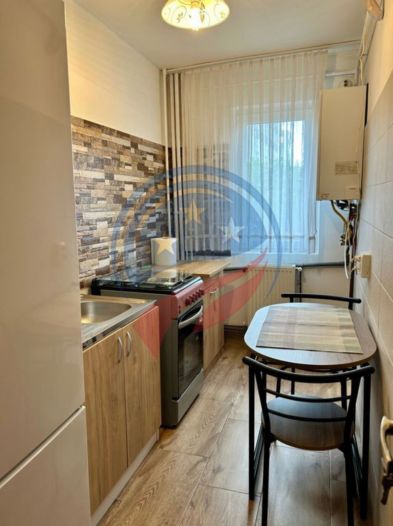 Apartament 3 camere semidecomandat de închiriat – Cale...