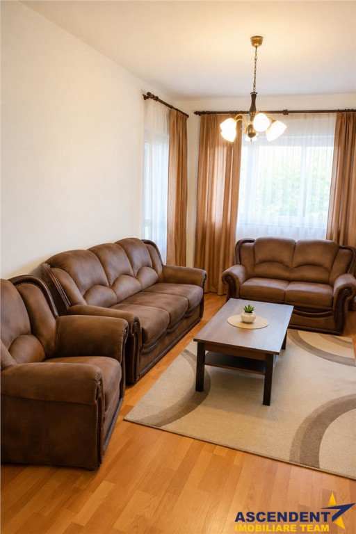 Apartament 3 camere, decomandat, 2 bai, 2 balcoane, loc parc