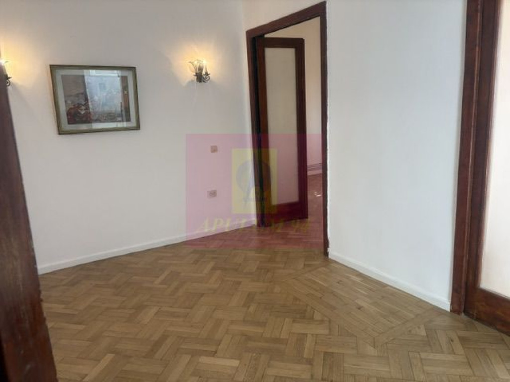 Apartament 3 camere in vila Cotroceni- Palat.