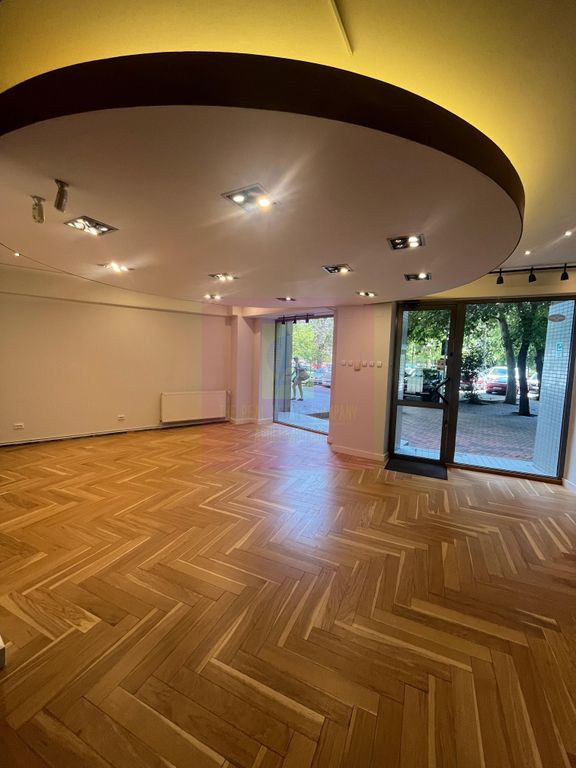 Spatiu comercial stradal Bd.Unirii stradal