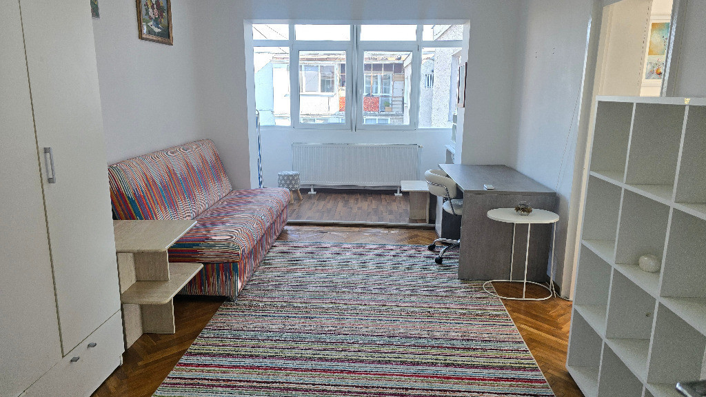 Inchiriez sau vand apartament 2 camere in Deva, Bld. Dacia, mobilat