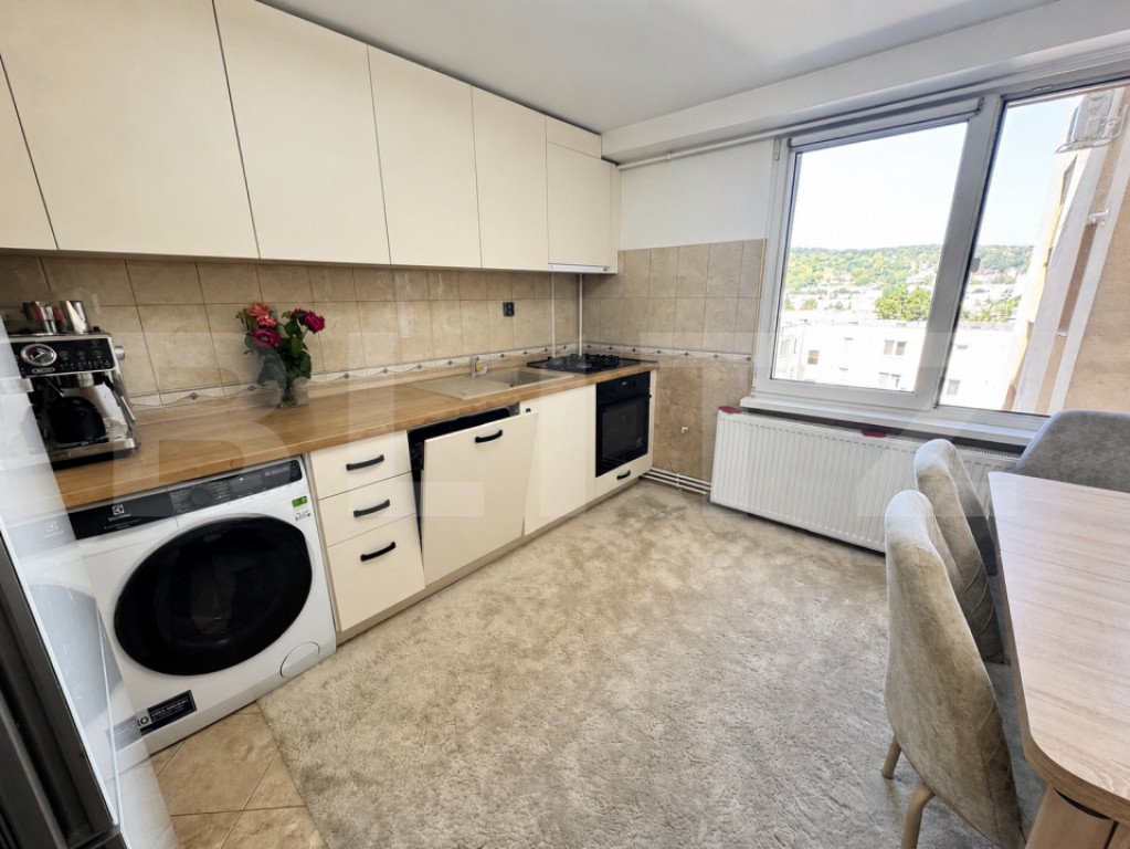 Apartament cu 4 camere, 78 mp, zona Corina-Tudor