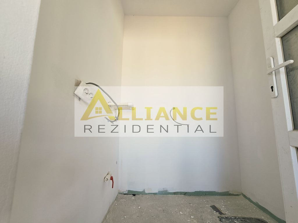 Casa individuala-100m de autobuz-4 camere-2 bai-