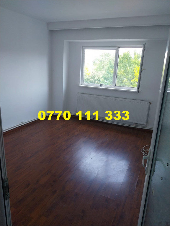 - Spatios! Apartament 3 camere decomandat, ans. Dorobantilor