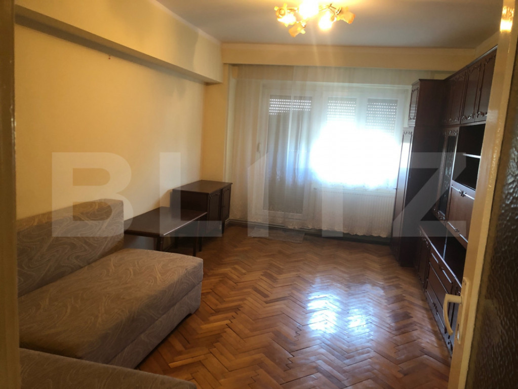 Inchiriere apartament cu 2 camere, 74 mp, zona Piata de Vech