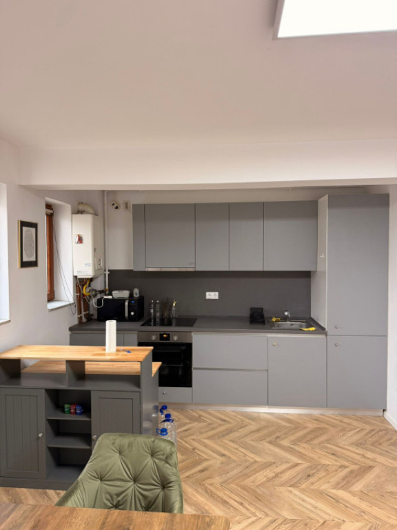 Apartament de vanzare , semidecomandat 50,mp ,2 camere Flore