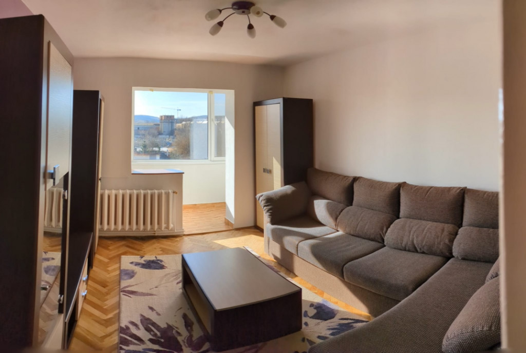 Vand apartament 2 camere 37,5 mp+balcon 3,5mp zona Dambul Ro
