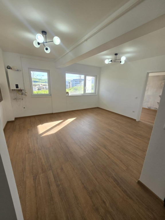 Apartament 3 camere zona Baciu