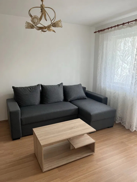 Apartament cu 3 camere, 55 mp, zona Răzoare