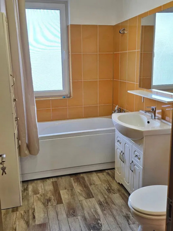 Apartament 3 camere 58 mp Floresti zona Eroilor