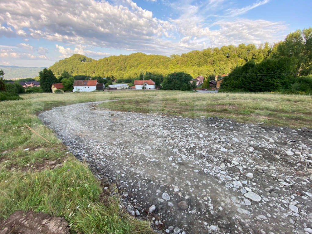 Teren intravilan în Sovata 1000mp, zona Stâna de Vale –