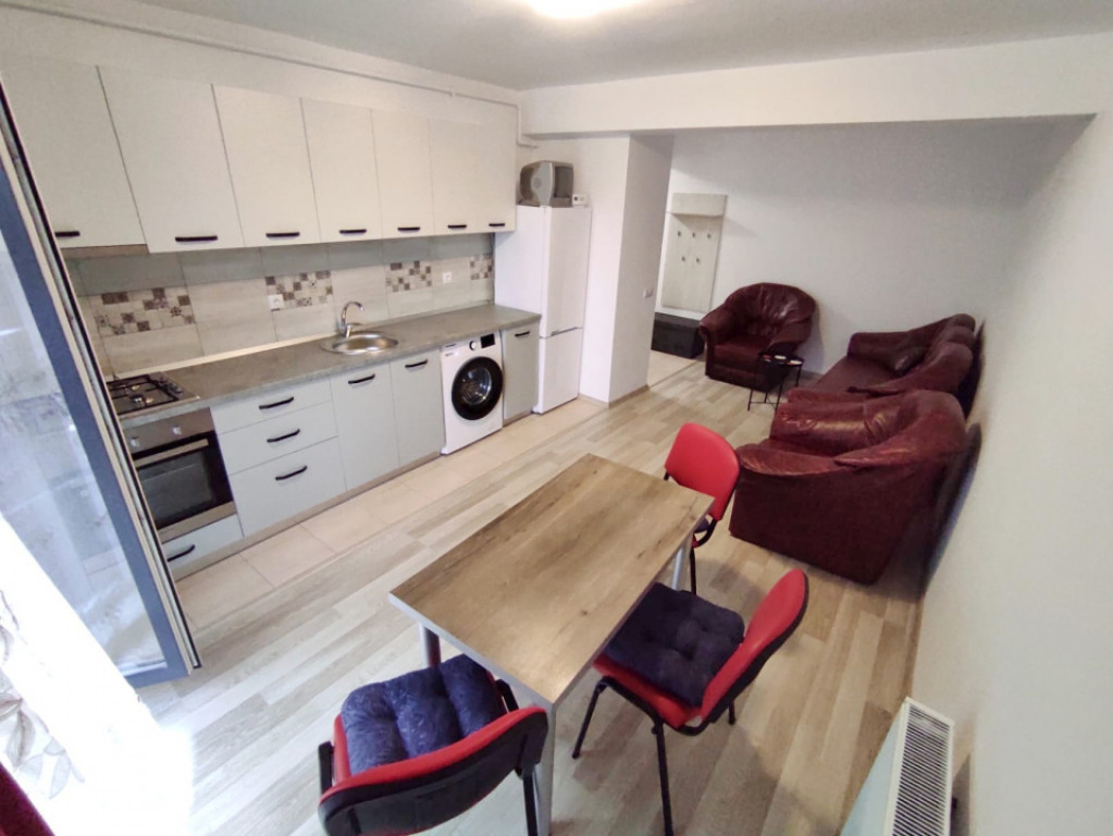 Apartament de inchiriat 2 camere + parcare in Cluj zona Damb