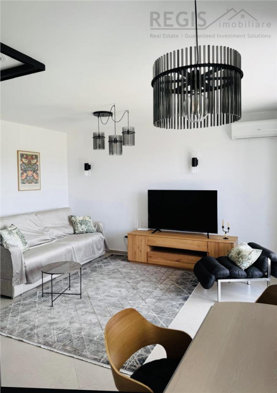 Proprietate amenajata designer, panorama munte, parcare acop