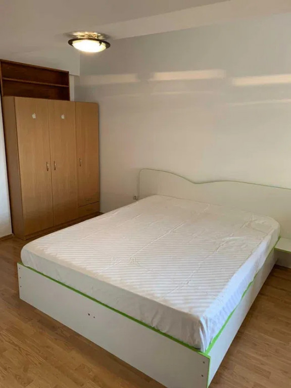 Apartament 2 camere, decomandat, 62mp. 2 balcoane, parcari,