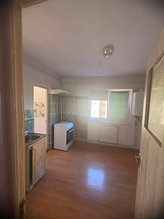 Apartament de 2 camere zona TRIAJ,Str Harmanului,