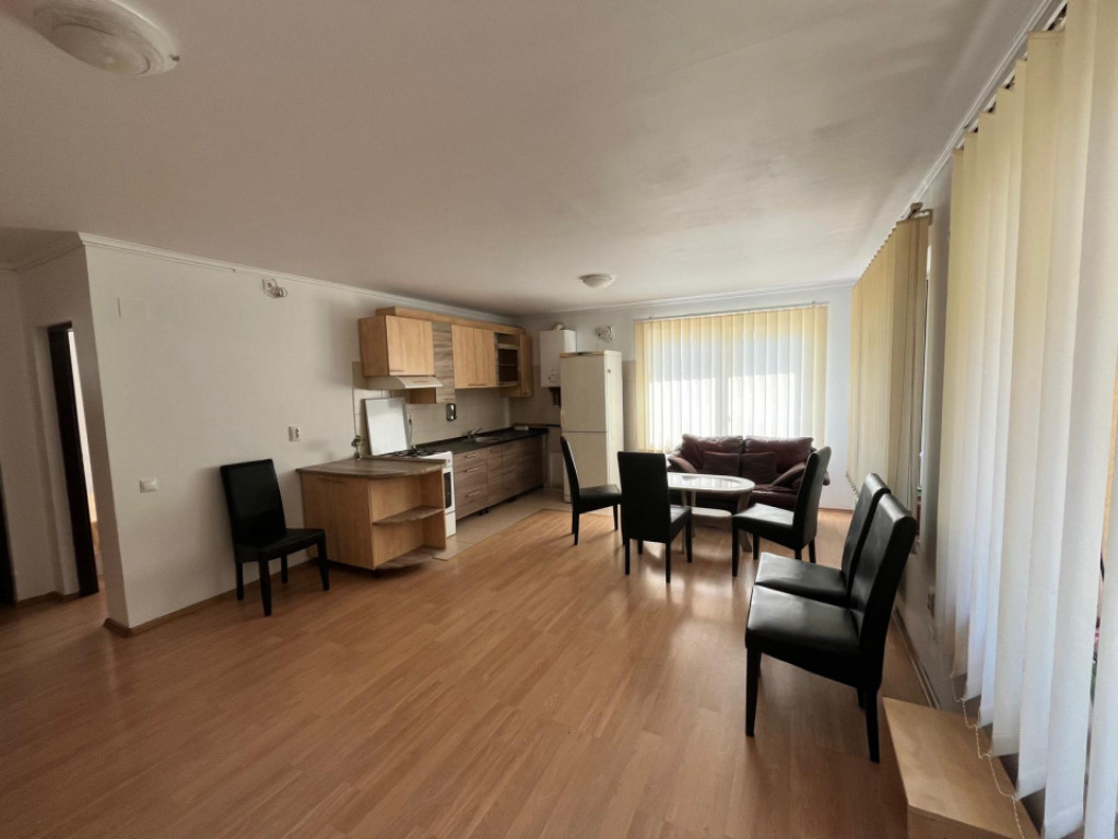 Apartament cu 3 camere + parcare + terasa in Cluj zona Buna