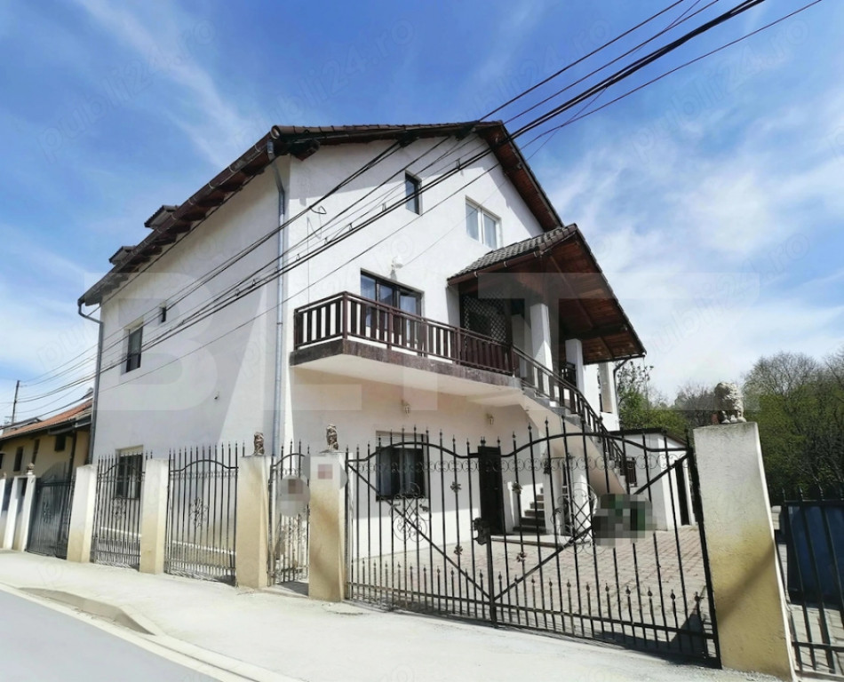 Pachet de 3 case in zona Tohanita, case tip A-frame , 400 m