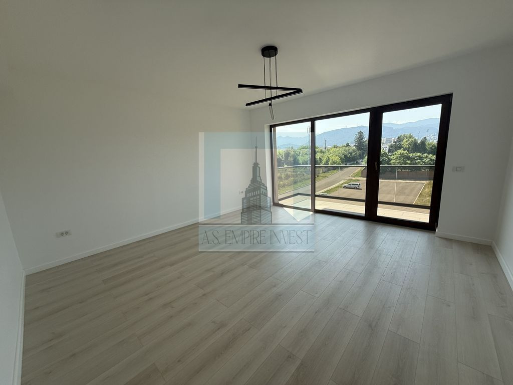 Apartament 3 camere, parcare, boxa, terasa de 274 mp-zona...