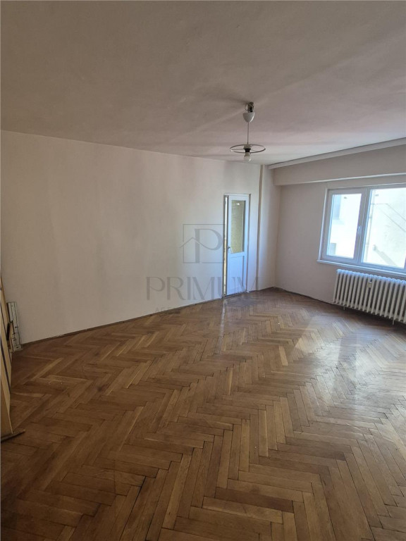LIPOVEI | 3 CAM | DECOMANDAT | PARTER | 2 BAI | BALCON | ANV