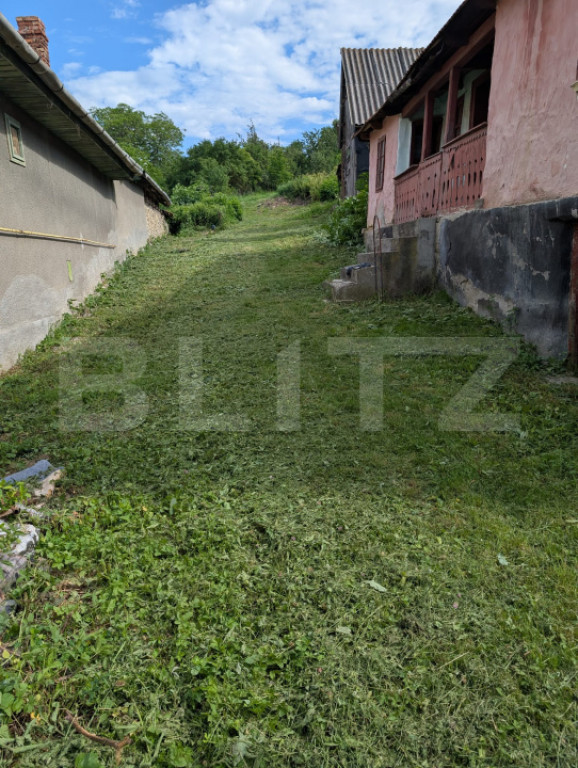 Proprietate de vanzare, 41.16 mp, teren 2.111 mp, zona Sandu