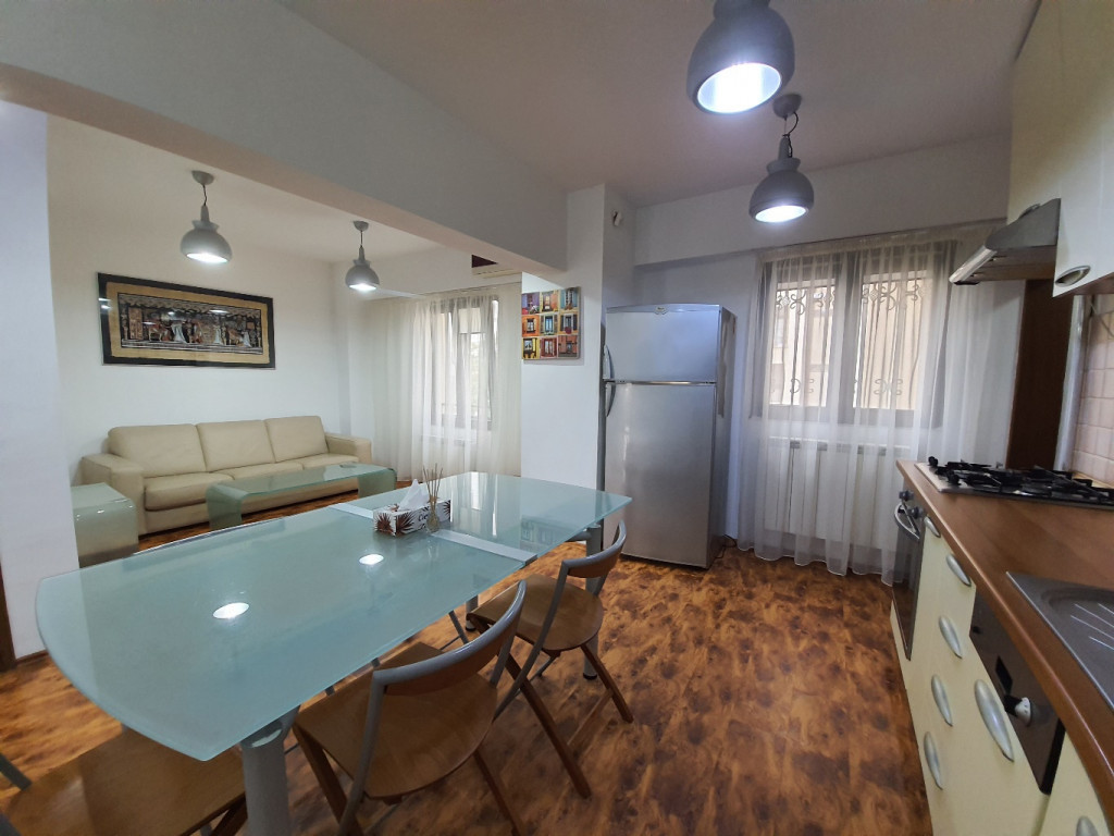 APARTAMENT 3 CAMERE UNIRII-M. Voda-Camera de Comert