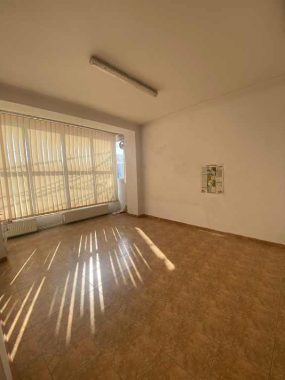 Spatiu comercial de inchiriat, 120 mp, zona 1 Mai