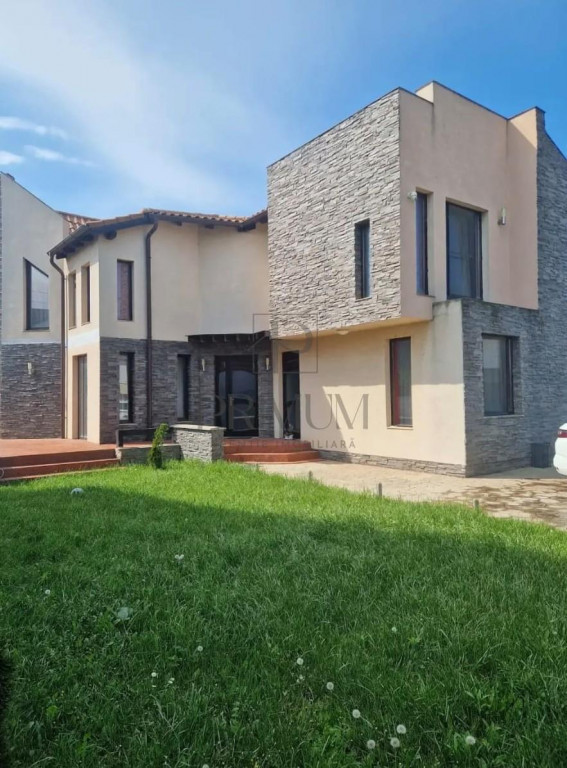 Casa individuala - zona excelenta - la cheie