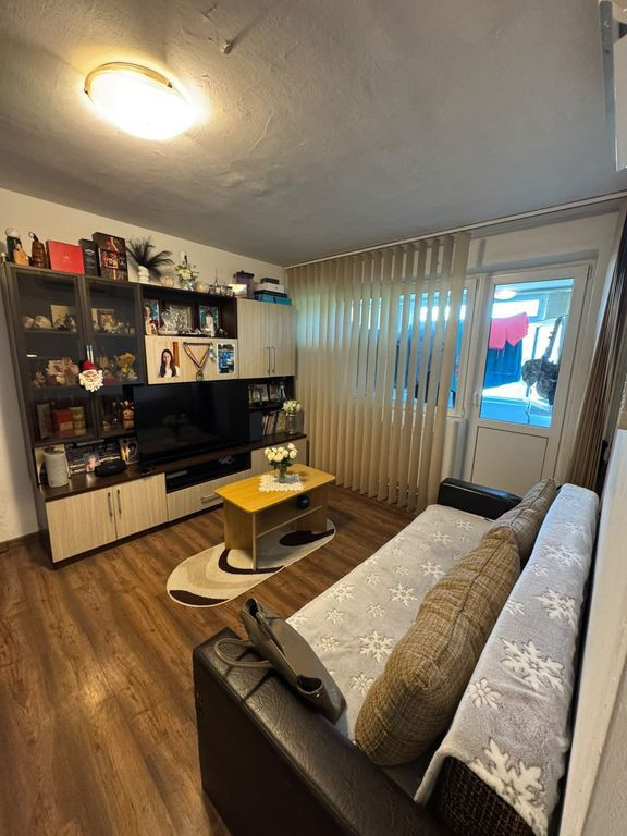 Apartament 2 camerede vânzare- zona Brotacei