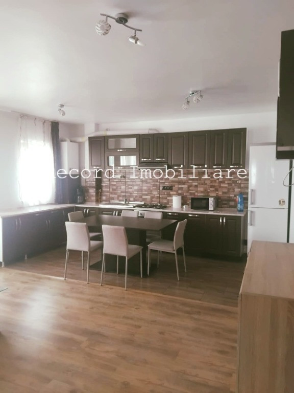 Apartament 3 camere zona Poligon Floresti