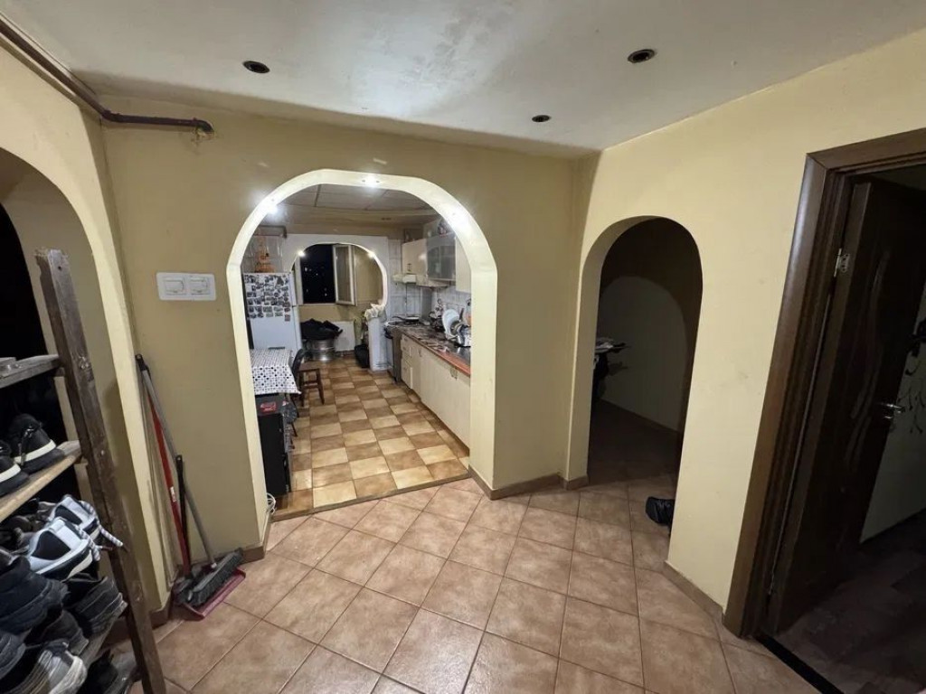 Rahova-Barca | 4 camere | 96mp | dec | et 8 | 115.000 euro